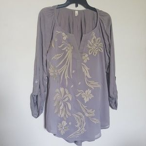 ⬇️$25 Anthropologie Tiny Embroidered Top